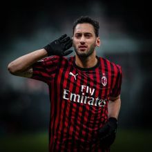 紧张激烈的 紧张激烈的