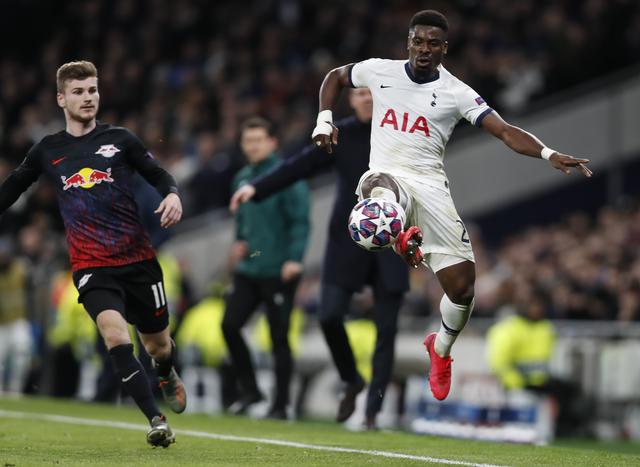 边后卫内收 边后卫内收